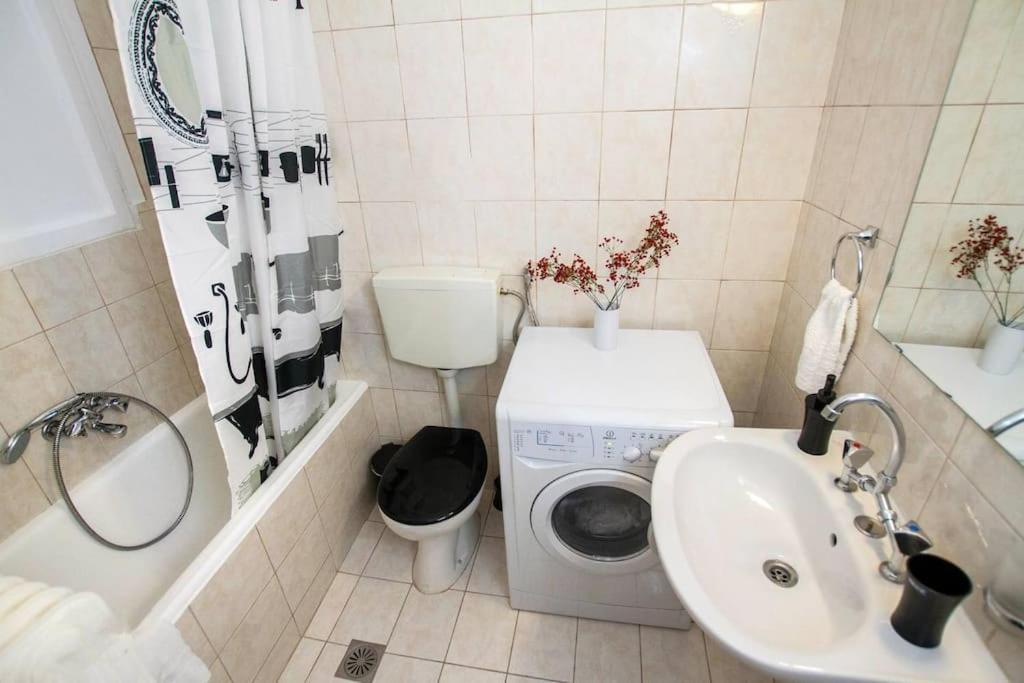 2Bdr Olympianzeus Apt With Netflix Αθήνα Εξωτερικό φωτογραφία